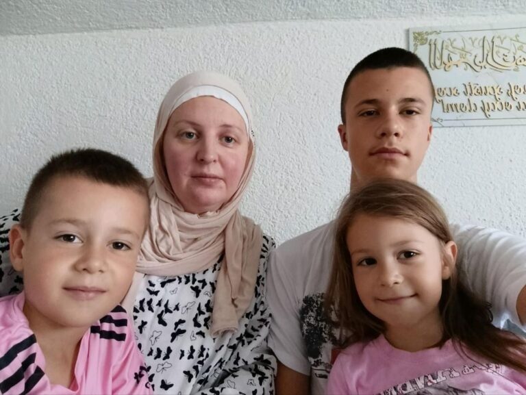 Anelija Smajić iz Viteza majka je troje djece i treba pomoć dobrih ljudi