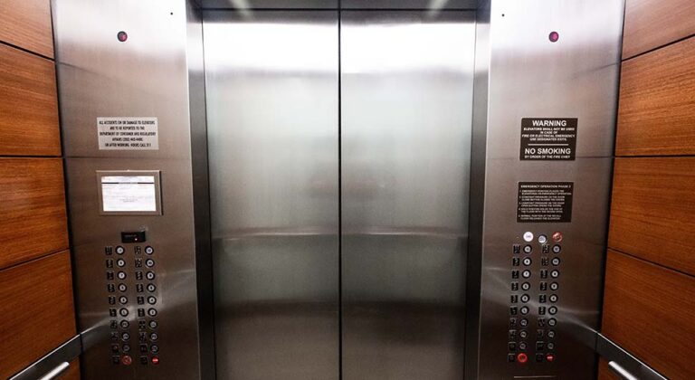 Ušao u lift u subotu pa zaglavio do ponedjeljka
