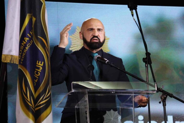 Ministar Isak o najavama da će pripadnici MUP-a Srbije obavljati službene dužnosti u BiH: Građanima odgovorno tvrdim da nemaju nikakvog razloga za strah i da neće doći do bilo kakvog narušavanja