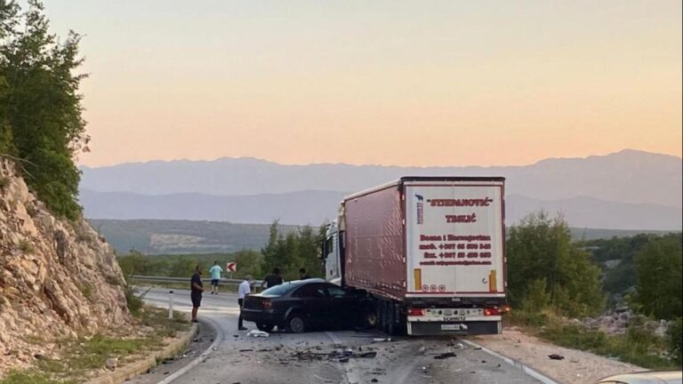 TRAGEDIJA U BIH: Mladić poginuo u teškoj nesreći