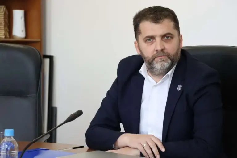 Ministar Katica Odbacuje Optužbe: “Nemam Nikakve Veze sa Bivšim Komesarom Ćosićem”
