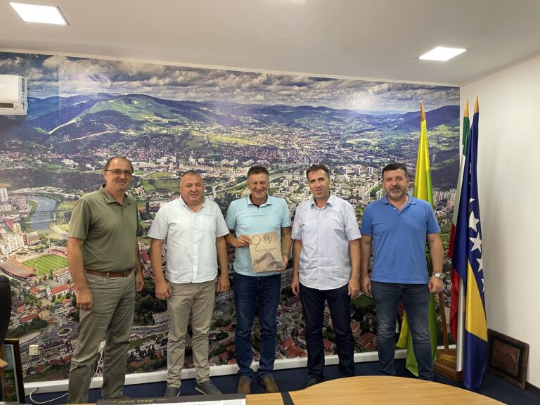 Gradonačelnik Zenice Fuad Kasumović podržava rad Lovačkog društva “Zmajevac”
