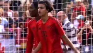 Ima 17 godina, porijeklom je iz BiH i danas je na debiju zabio dva gola za Bayern