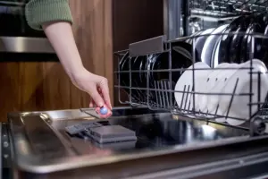 Kako ukloniti hrđu u mašini za pranje suđa i održati je čistom