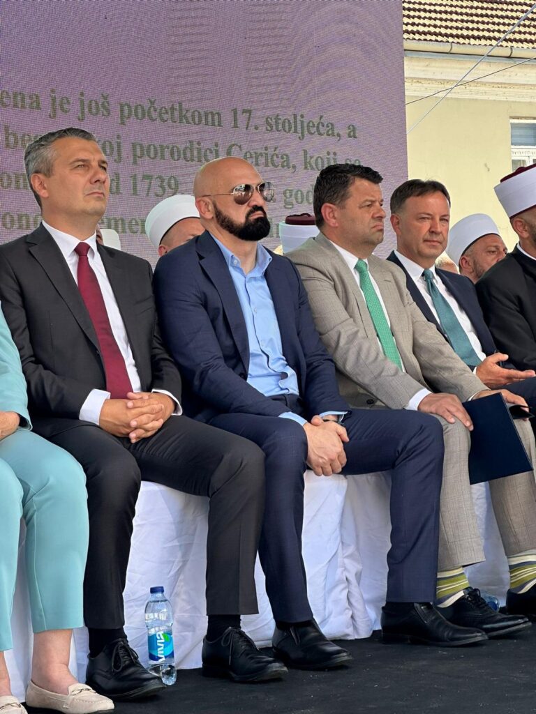Ministar Isak na svečanom otvorenju „Čaršijske džamije“u Bosanskoj Dubici