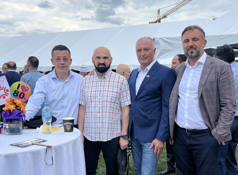 Isak na prijemu povodom 4. jula Dana nezavisnosti SAD-a