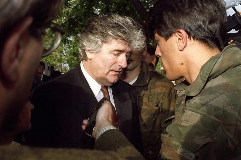Karadžić je pokušao prikriti svoje učešće u genocidu u Srebrenici, ali jedan razgovor ga je odao