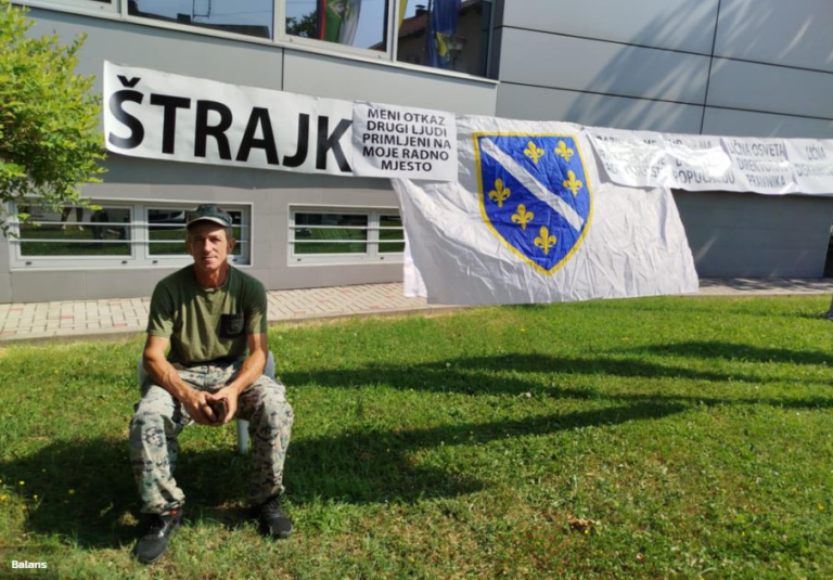 Jutros je započeo štrajk: Otpušten kao tehnološki višak, zamijenjen drugim radnikom.