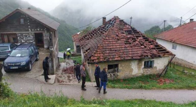 Zbog nevremena kuće u Višnjevu ostale bez krovova
