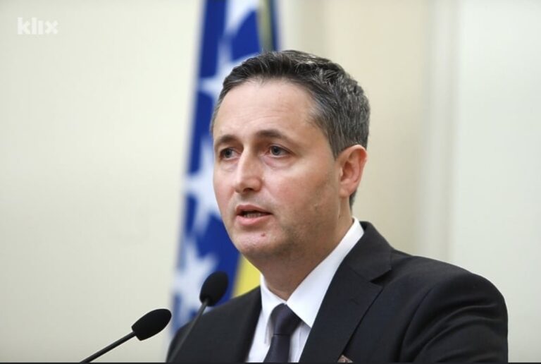 Bećirović odgovorio na kritike | Bez dlake na jeziku!