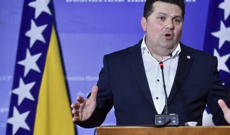 Stevandić opleo po Helezu i poručio: RS nije pravila nikakve planove o razdruživanju