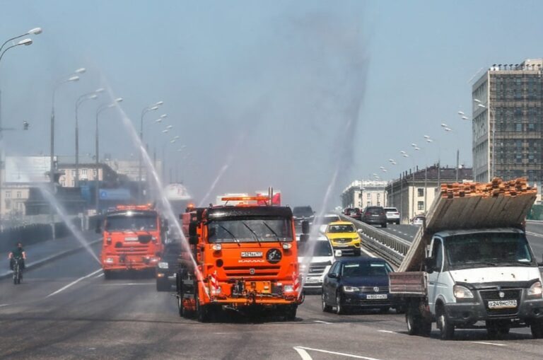 U Moskvi izmjereno rekordnih 32,7 stepeni, građani zamoljeni na ograničeno kretanje