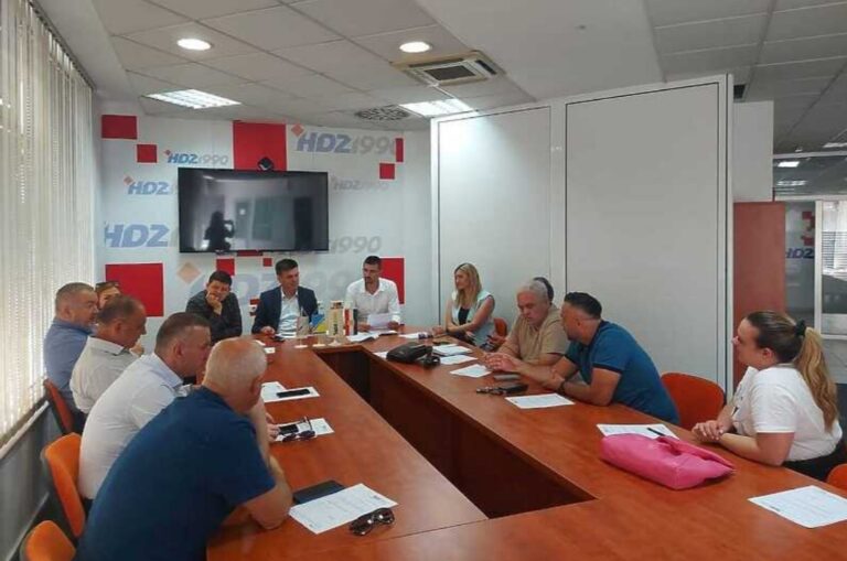 Predsjedništvo HDZ-a održalo sastanak, odlučeno da stranka izlazi u 37 gradova na izbore