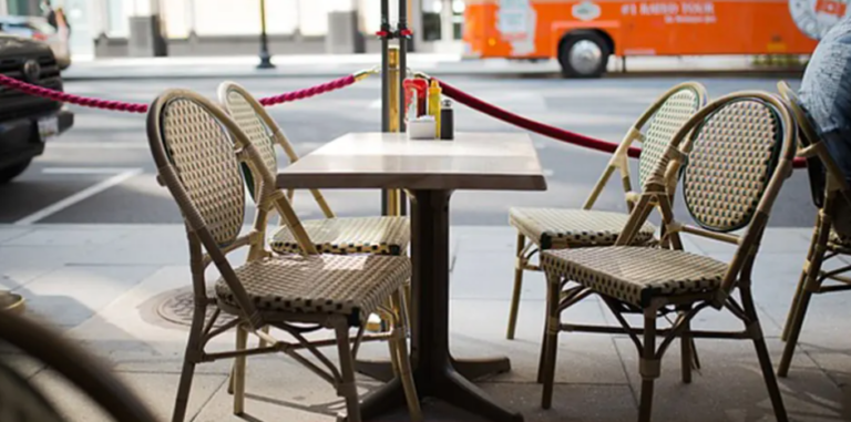 Vlasnik kafića slomio lobanju radniku