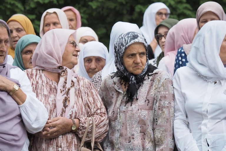 U Trnovu je obilježena godišnjica streljanja šestorice mladih iz Srebrenice: “To su počinili ljudi bez srca i duše, pravi monstrumi.”