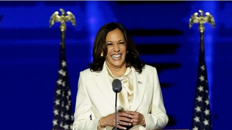 Evo kakav stil praktikuje Kamala Heris