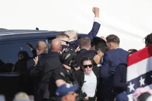 Trumpov bliski saradnik o njegovoj reakciji nakon napada: 