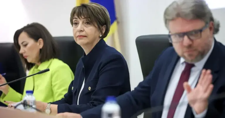 CIK nemilosrdan, masovno kažnjava političke stranke zbog preuranjene kampanje