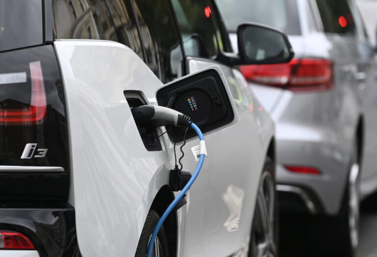 Zašto Bosna i Hercegovina uvozi sve manje električnih automobila?