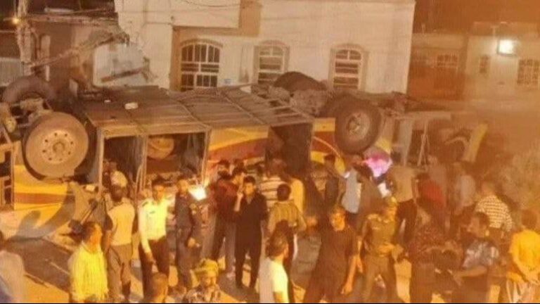 Jeziva nesreća: 28 osoba poginulo u prevrtanju autobusa