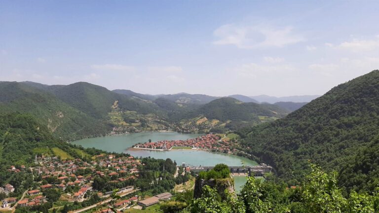 Optuženi za silovanje u Zvorniku ostaje u pritvoru