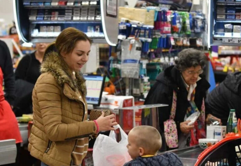 Cijene u Bosni i Hercegovini: Prevoz i zdravstvo skupi, hrana i odjeća jeftiniji