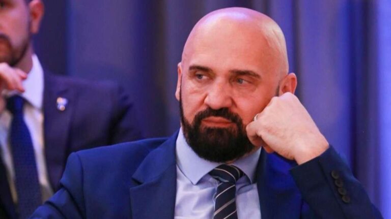 Isak: Nedopustivom nasilju dijela navijača u HNK mora se stati u kraj