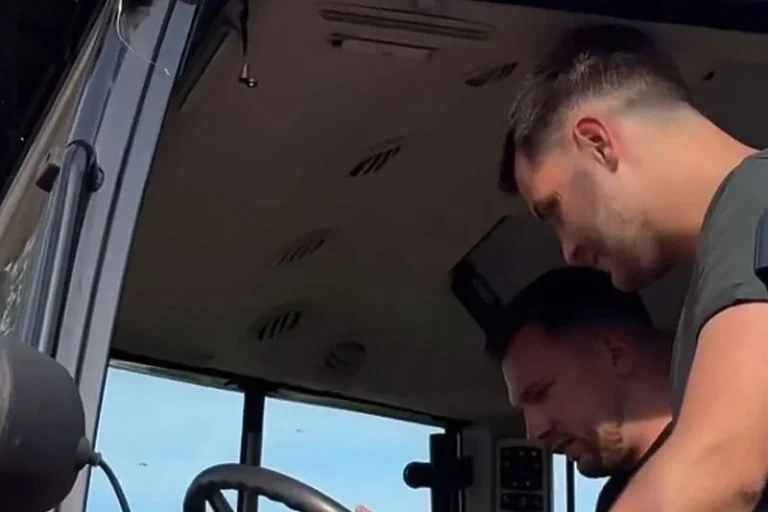 Dončić na odmoru u Sloveniji vozio traktor, evo kako se košarkaš Dallasa snašao u novoj ulozi