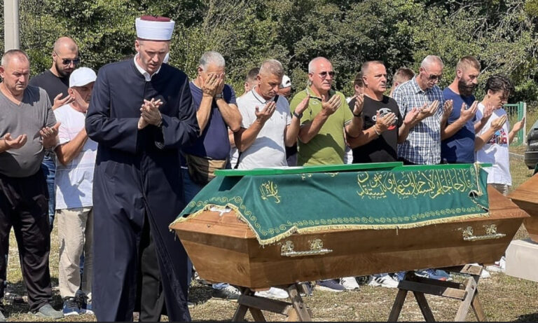 U Tuzli sahranjena dvojica migranata koji su se utopili u Drini, pročitana bolna poruka porodice