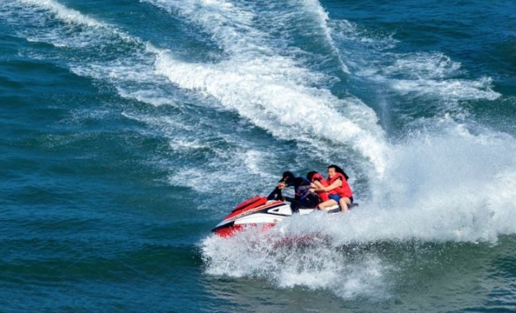 Porodični odmor se pretvorio u horor: Kćerka jet-skijem usmrtila majku