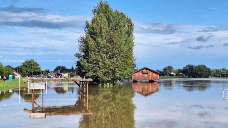 Hrvatskoj se približava vodni val