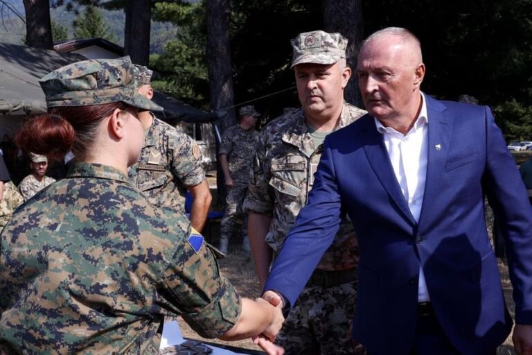 Ministar Helez na ceremoniji prijema kandidata u vojnu službu: Vi ste simbol snage i oslonac građanima u trenucima kada je najteže