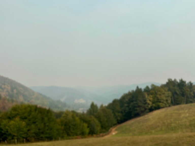 Spas iz oblaka: Kiša pomaže u gašenju požara kod Maglaja