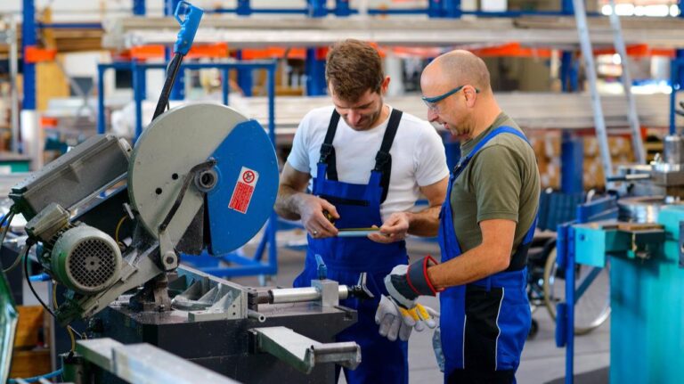 Blizu 90 posto nezaposlenih sa srednjom školom: BiH ostaje bez radne snage?