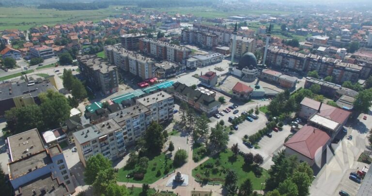 Napokon lijepe vijesti: Ove godine iz inostranstva se u bh. grad vratilo 17 školaraca s porodicama