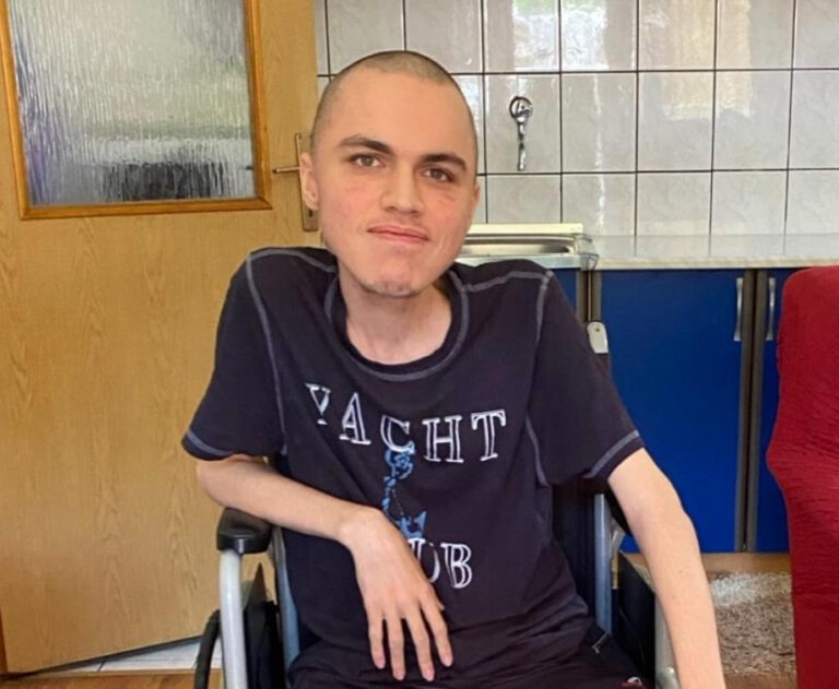 Moj otac je penzioner, a mama roditelj njegovatelj i nisu u mogućnosti da mi plate liječenje