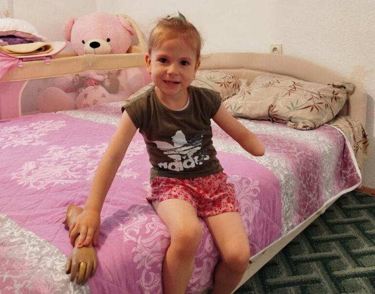BUDIMO HUMANI: Malena Adla Podojak iz Zenice rođena je bez podlaktice, pomozimo joj
