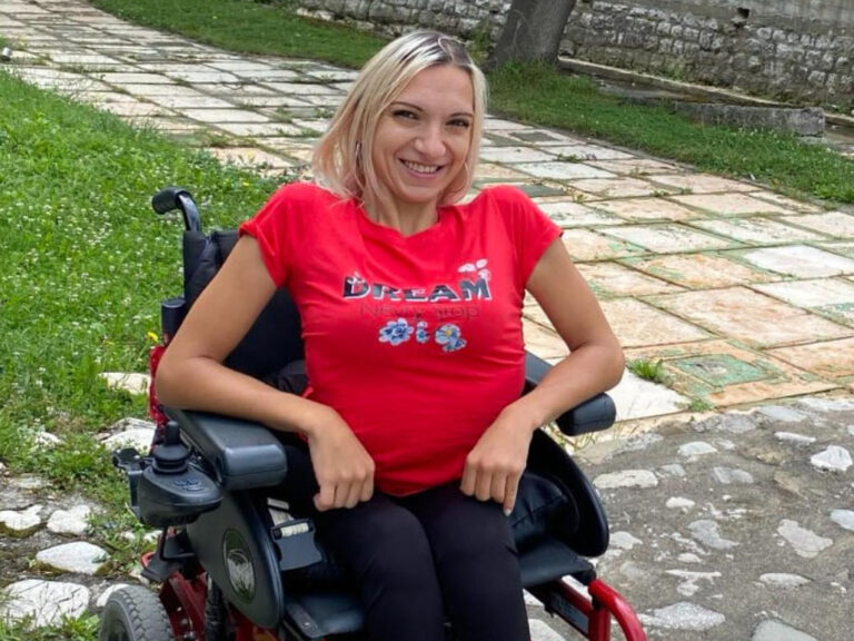 BUDIMO HUMANI I POMOZIMO: Alma je invalid, hitno mora na operaciju