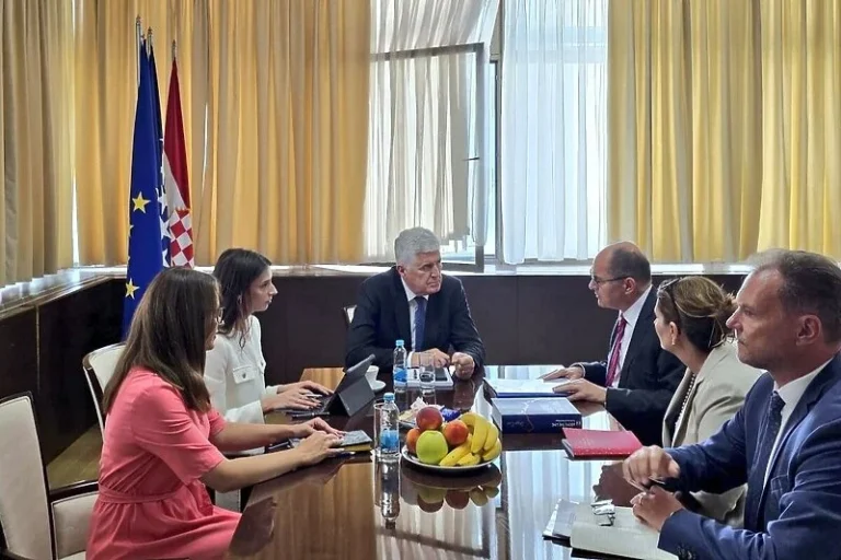 Christian Schmidt se sastao s Draganom Čovićem, glavna tema bio Plan rasta