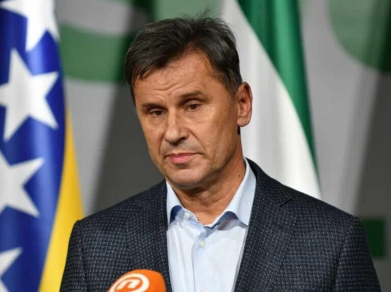 Poražavajuće stanje političke pismenosti mladih u BiH: 11 posto misli da je Novalić i dalje premijer