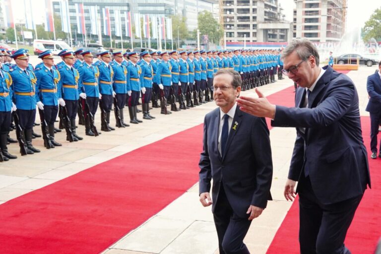 Oružje i zloglasni softver temelj bliskih odnosa Srbije i Izraela, tvrdi Standard