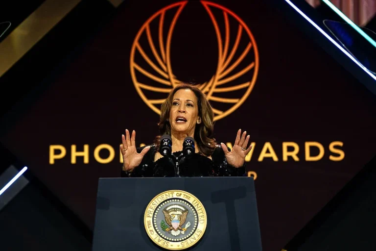 Kamala Harris podržava ustavno pravo na oružje, ali želi zabraniti poluautomatske puške