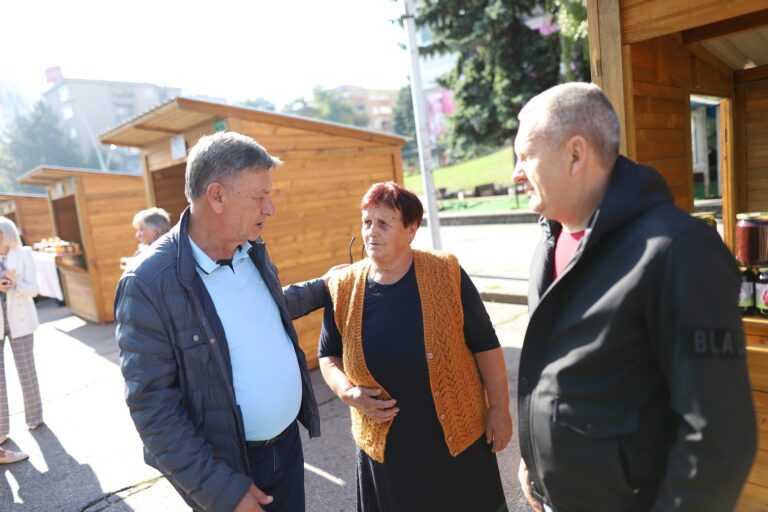Gradonačelnik Fuad Kasumović otvorio Sajam poljoprivrednih proizvođača u Zenici: Podrška domaćojproizvodnji