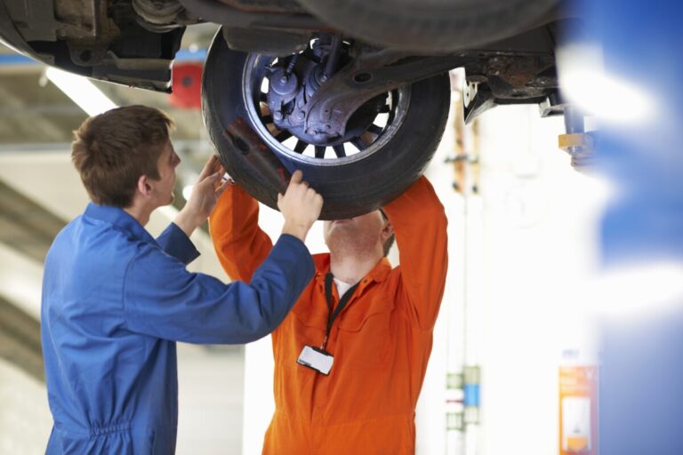 Automehaničar: Ovo su najčešći trikovi kojima majstori izvlače novac od vas