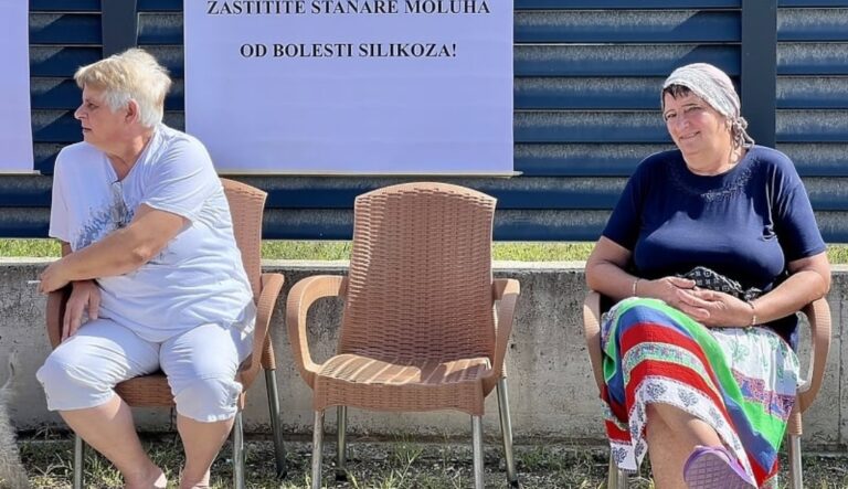 ZABRINUTI | Tuzla: Mještani Moluha tvrde da su konstantno izloženi materijalu koji izaziva tešku bolest pluća