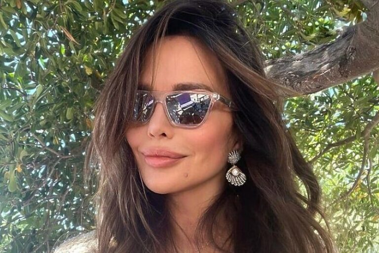 Severina počastila pratitelje atraktivnim izdanjem: Bujni dekolte u prvom planu