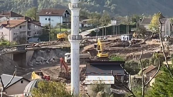 Donja Jablanica: Čisti se područje oko džamije, traga se za četiri osobe