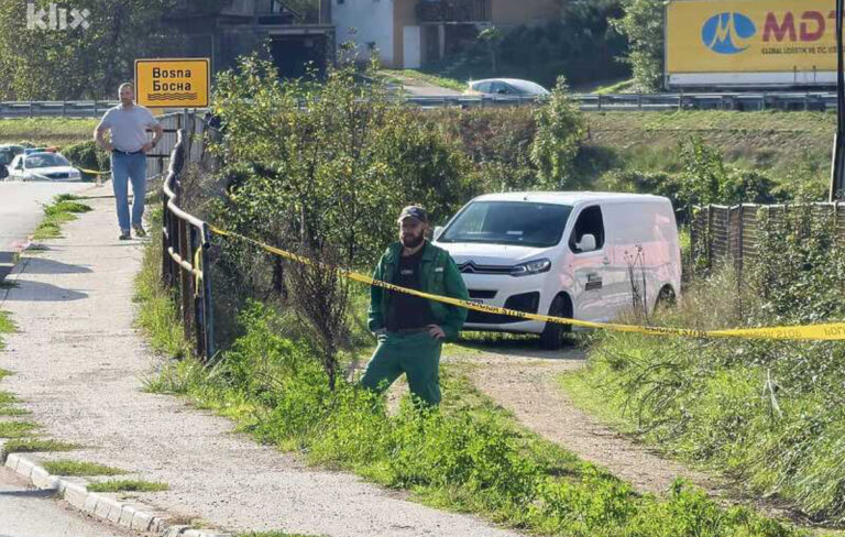 Četiri mlade osobe poginule u slijetanju vozila u rijeku kod Visokog