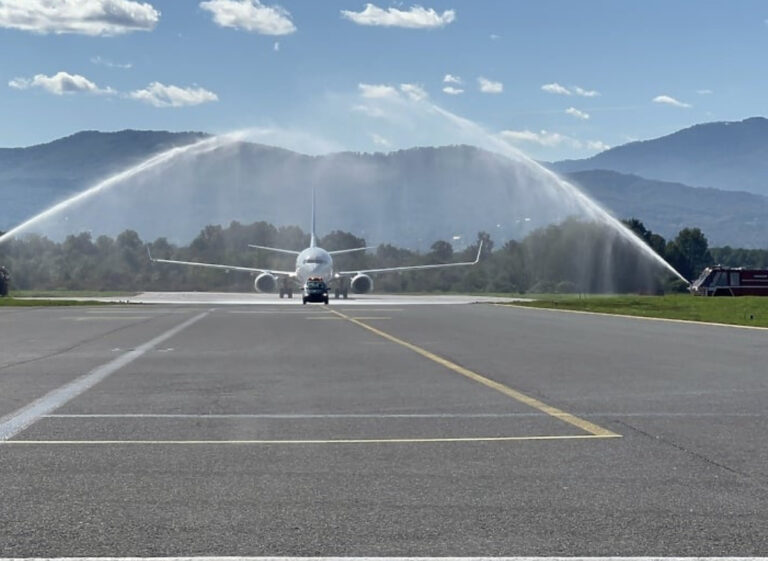 Aerodrom u Tuzli počeo saradnju s novom aviokompanijom, prvi avion sletio iz Istanbula