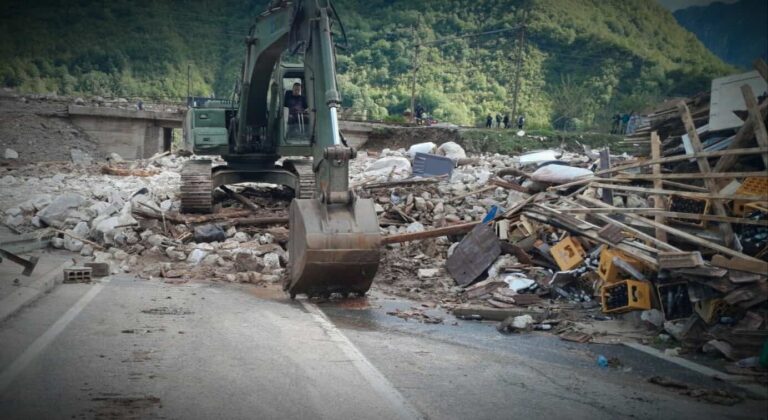 Oružane snage BiH i danas angažovane na saniranju posljedica poplava u Donjoj Jablanici, Fojnici i Trusini
